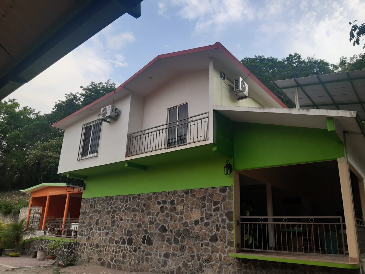 RÍO TURQUESA HOSPEDAJE